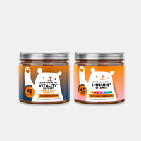 Bild der zwei Dosen mit jeweils 45 Stück des Catch Of The Day Vitality* Support Omega 3 DHA Algae Oil und One Bear a Day Immune* Vitamin von Bears with Benefits in Gummibärchenform (zuckerfrei; Omega-3 vegan, Immune vegetarisch), entwickelt zur Ergänzung der täglichen Routine mit DHA aus Mikroalgenöl (Omega-3) und Vitamin C sowie einem Multivitaminkomplex inklusive Propolisextrakt zur Unterstützung des Immunsystems*.