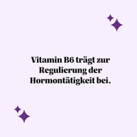Bears with Benefits FEMTASTIC PMS Vitamin – Vitamin B6 trägt zur Regulierung der Hormontätigkeit bei (Deutschland), vegane PMS Gummibärchen mit Mönchspfeffer Extrakt & Vitamin B6, ohne Zuckerzusatz**; Text im Bild: “Vitamin B6 trägt zur Regulierung der Hormontätigkeit bei.”.