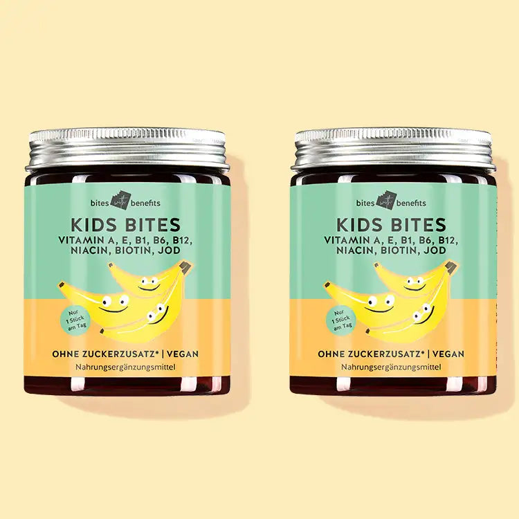 Auf diesem Bild sind zwei Dosen Kids Bites Multivitamin-Komplex für Kinder ab 4 Jahren abgebildet. Das Produkt ist von Bears with Benefits. 